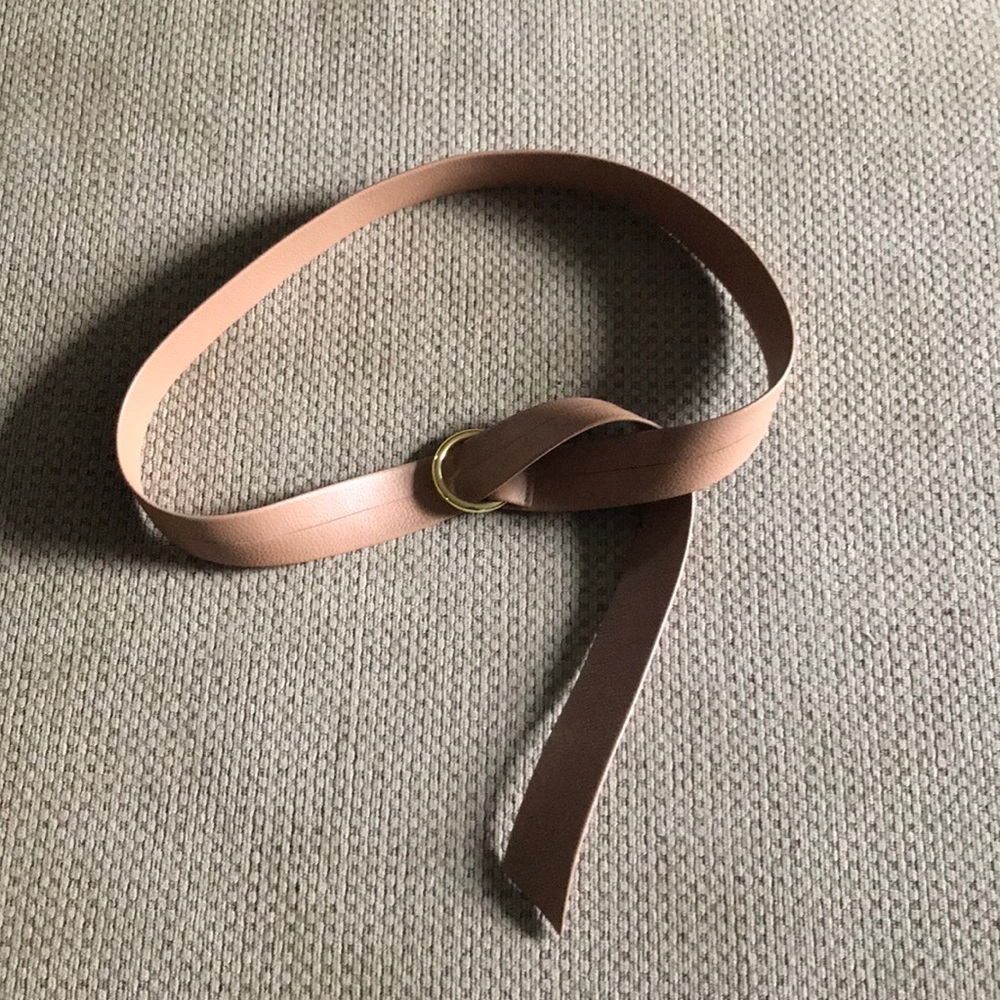 One size wrap belt, brown.
